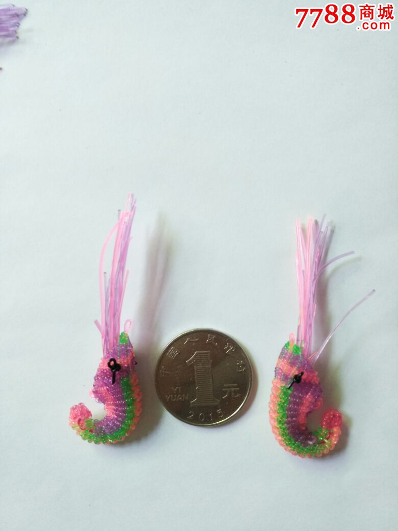 文革年代怀旧精品,纯手工编织,绝对的永恒怀旧经典新宠,拥有它不仅是种缘分,更是一种情怀,欢迎选购,都属于孤品,下单前请提前确认(*∩_∩*)