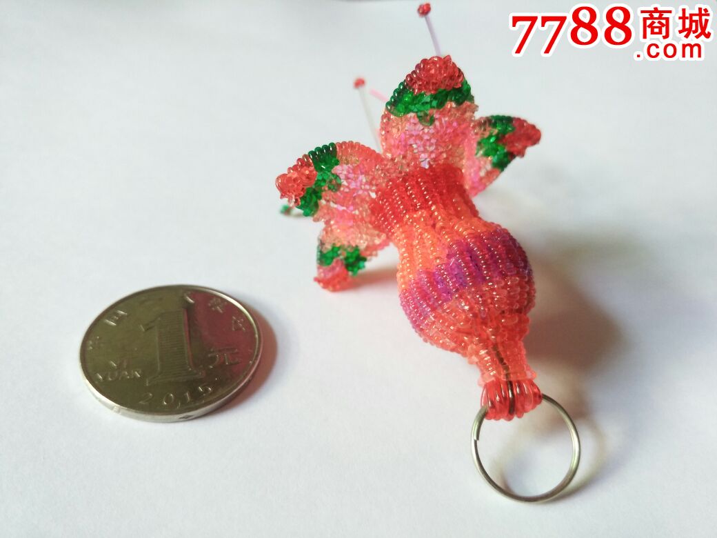 文革年代怀旧精品,纯手工编织,绝对的永恒怀旧经典新宠,拥有它不仅是种缘分,更是一种情怀,欢迎选购,都属于孤品,下单前请提前确认(*∩_∩*)