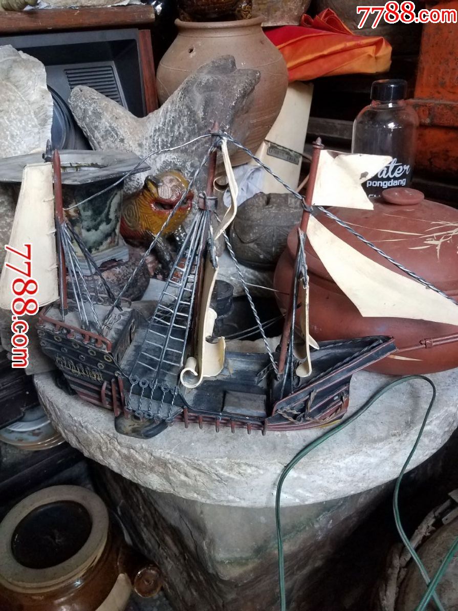 自己制作的铁质海盗船