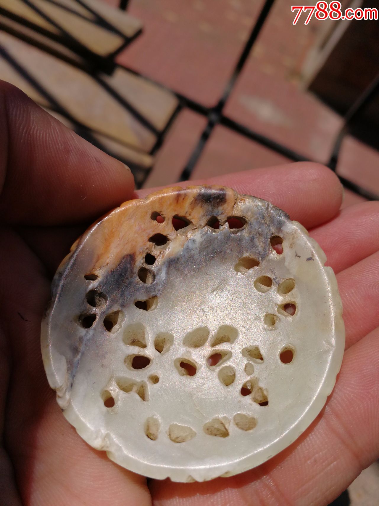 辽代和田白玉籽料,原皮,巧色,巧雕,老玉瓦子