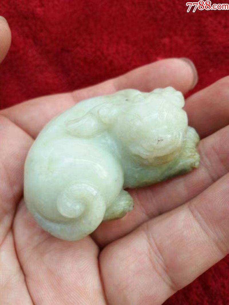 清代和田玉貔貅把件