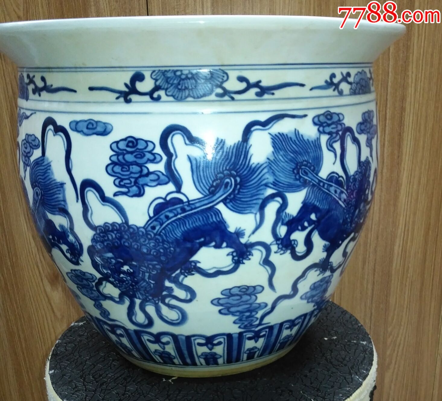 少见70-80年代青花狮子卷缸