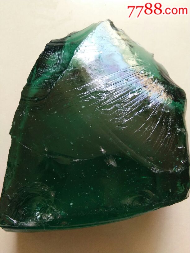 天然玻璃宝石绿色宝石