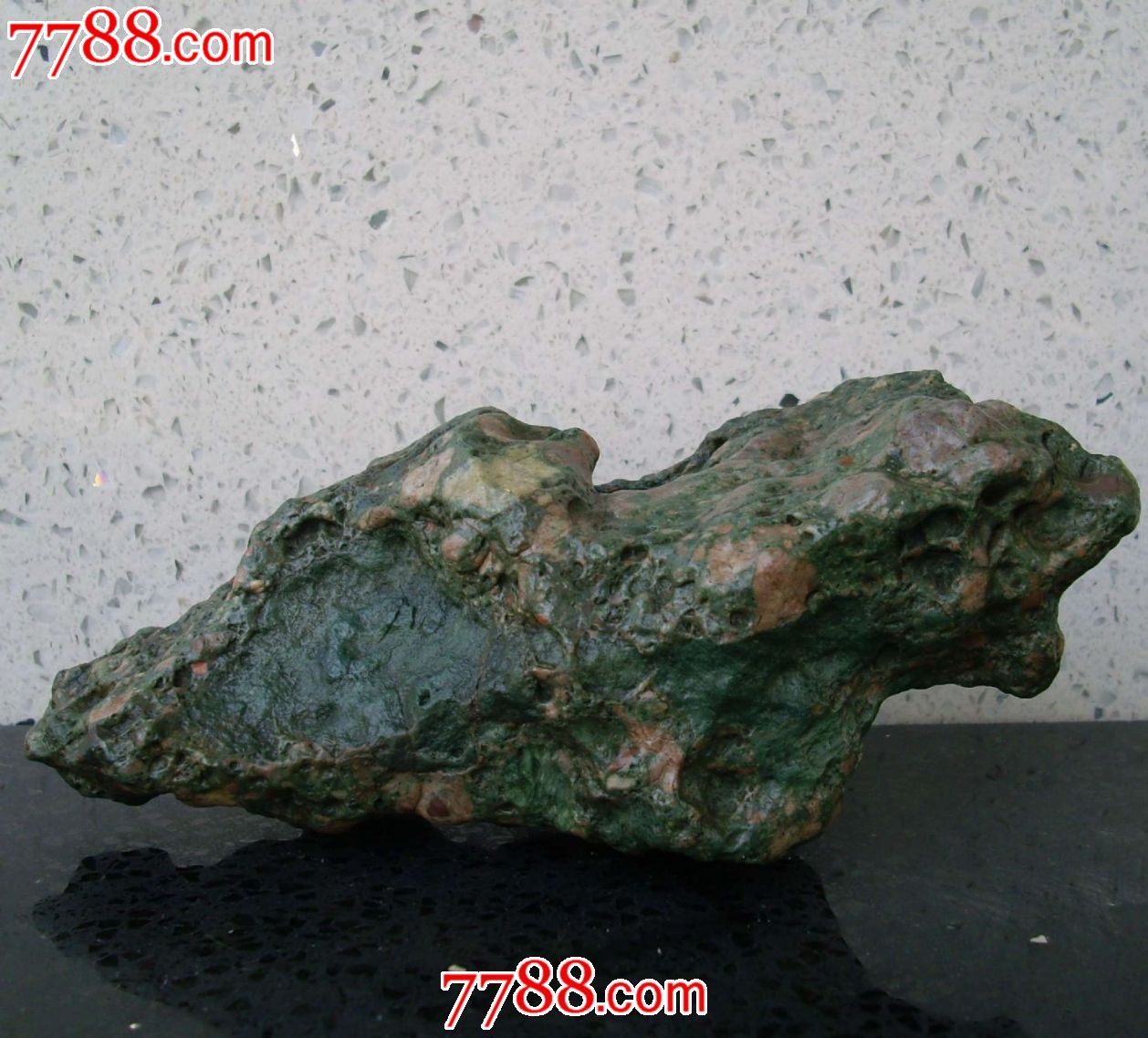 天然沙漠戈壁奇石--带沙漠漆绿色老皮石戈壁绿碧玉掌玩石