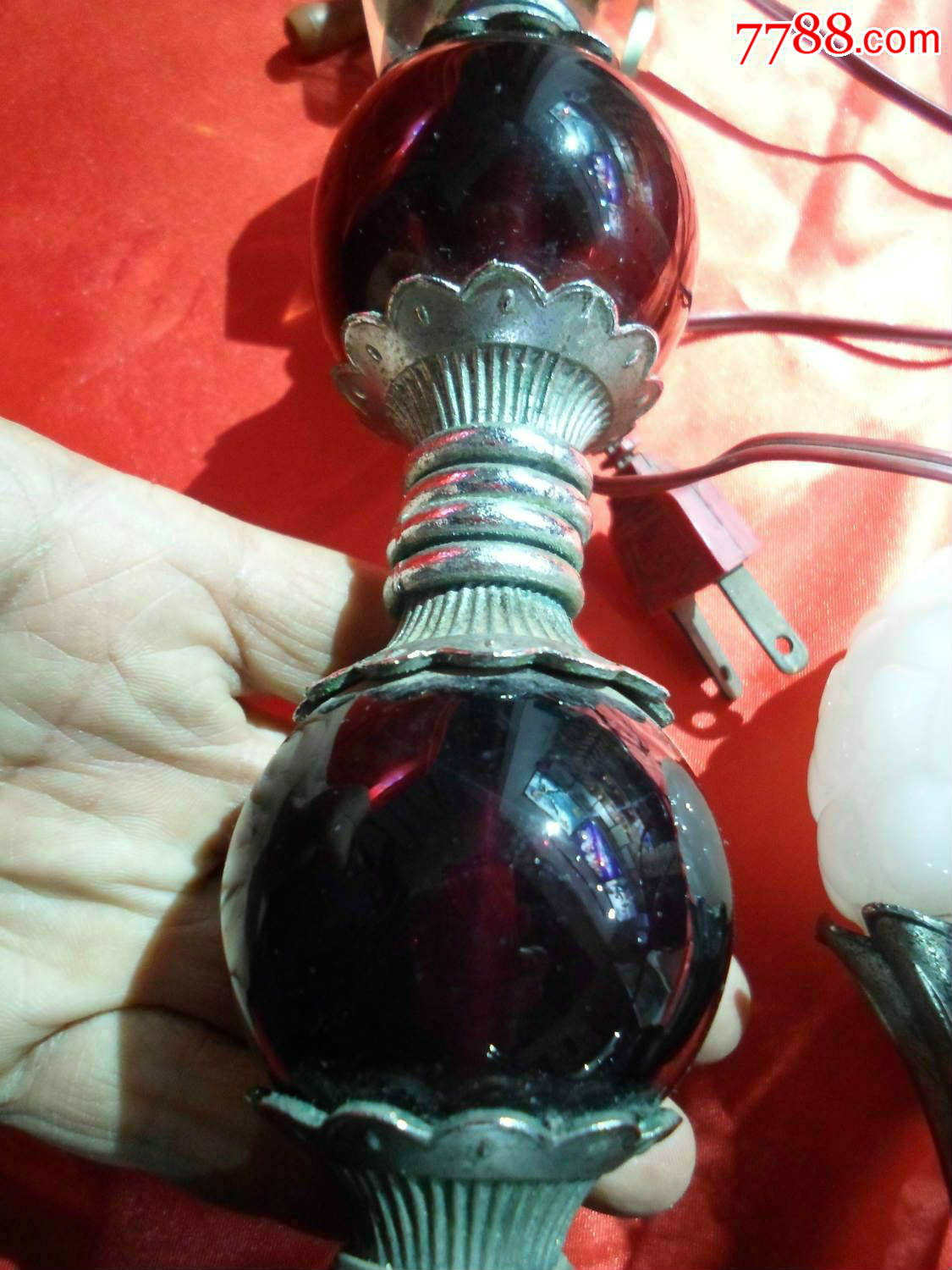 怀旧文革老物件:少见葡萄紫琉璃高低双头文革老台灯