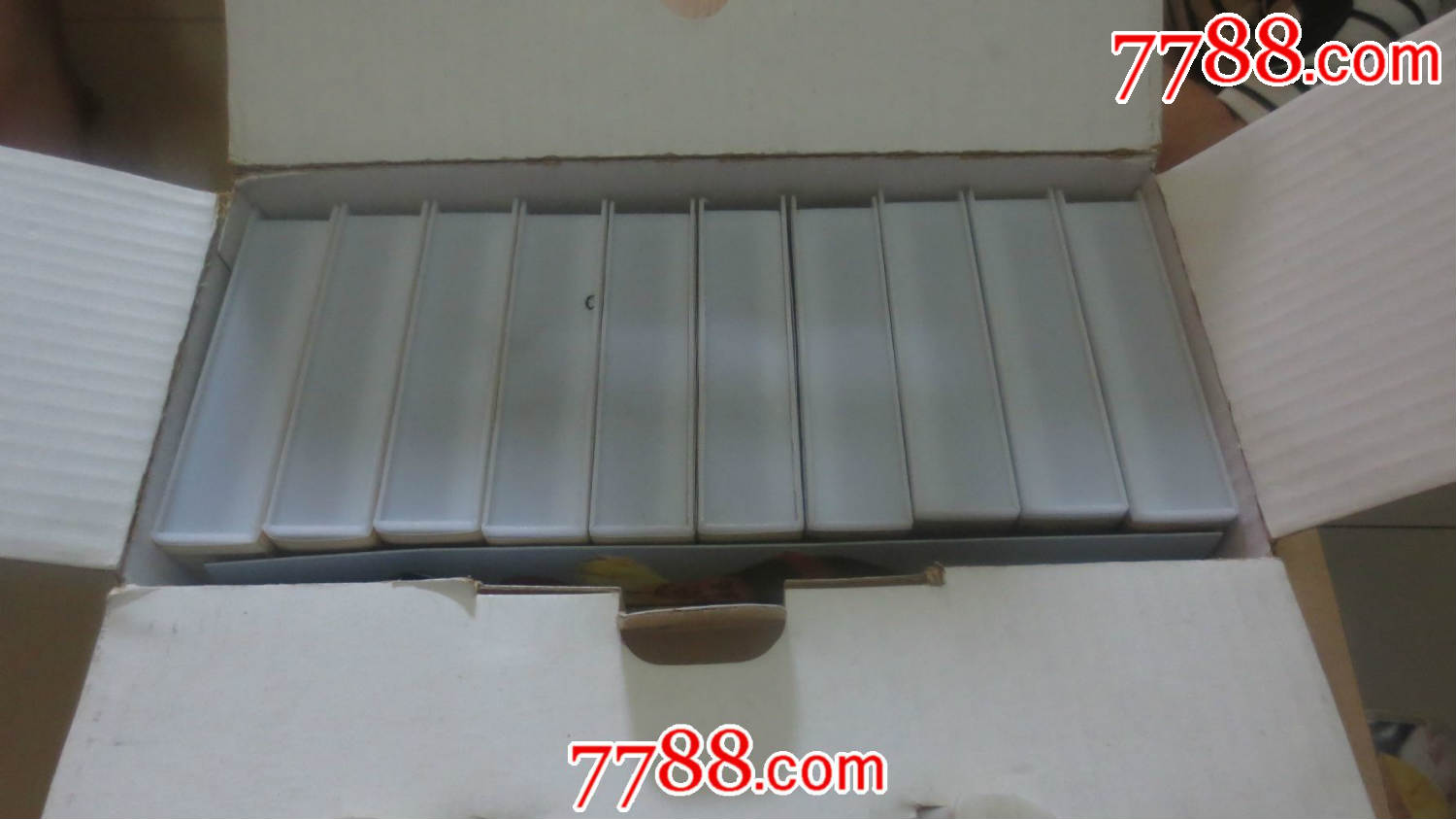 《*代廉史于成龙》录像带一套10盒,带原包装盒