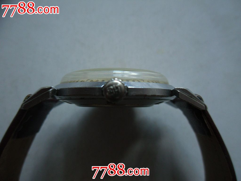 1957年苏联发射全世界第一个卫星后出厂的【