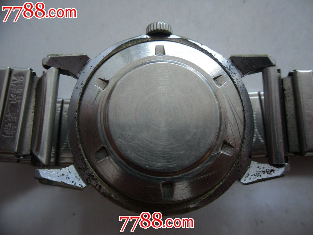 1957年苏联发射全世界第一个卫星后出厂的【