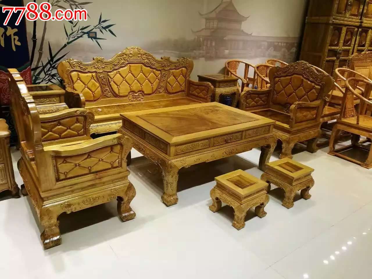 欧式款金丝楠沙发八件套成品啦,面板黄金楠独板,占地面积小更适合小户型家庭使用【长沙发】198*62*118【大茶几】134*96*60【单人座】86*62*115【花架】48*48*76【小方凳】31*31*31