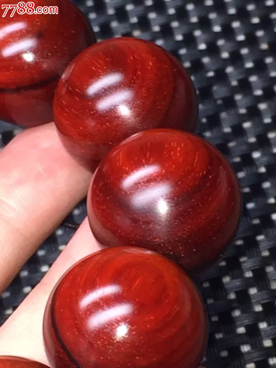 精品小叶紫檀鸡血红团