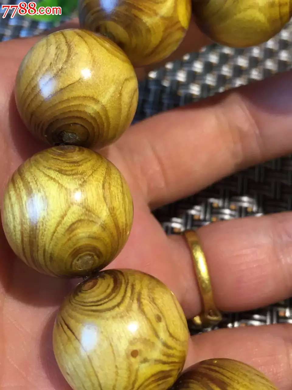 各种的黄金柚手串