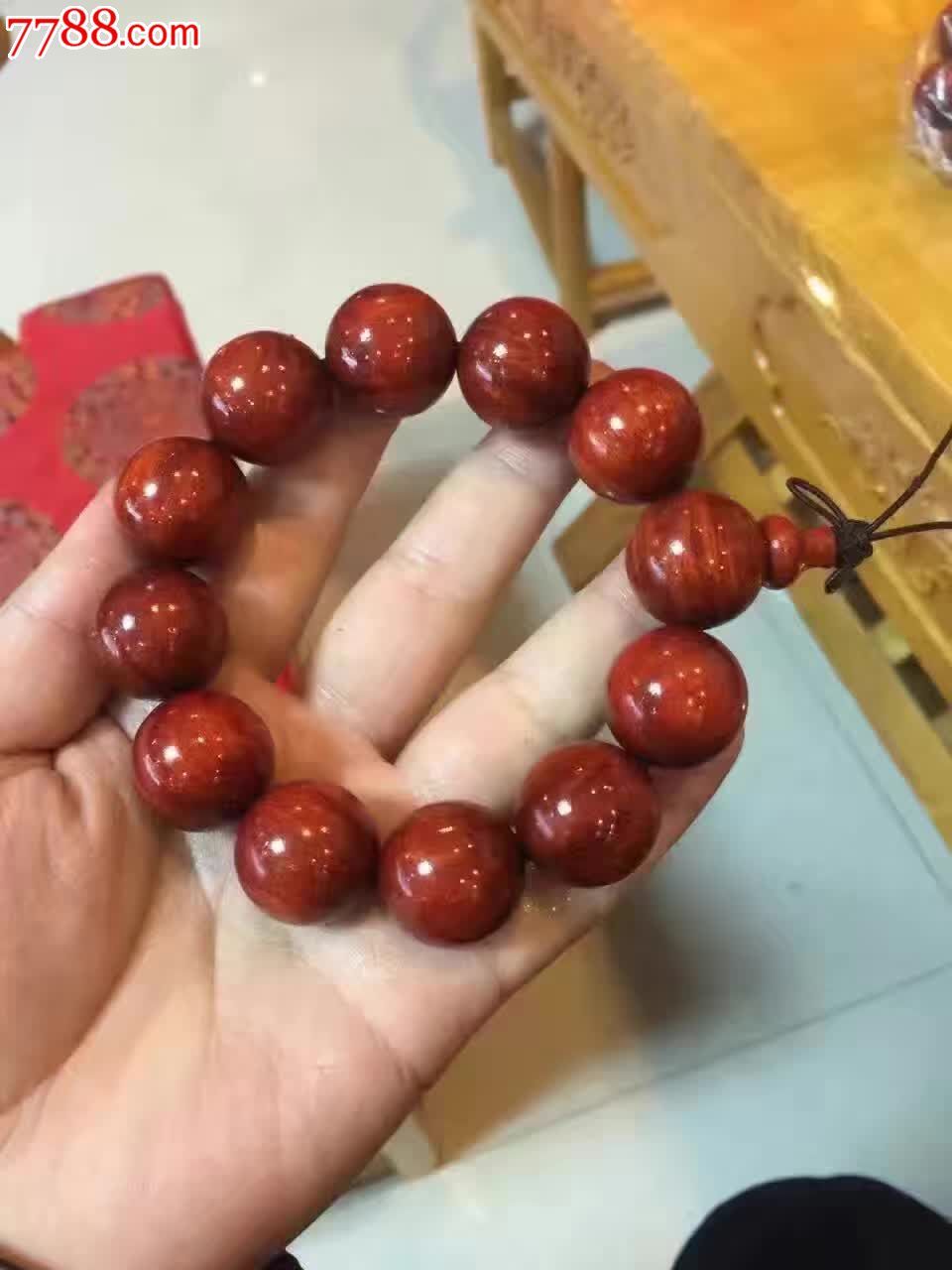 血檀小叶紫檀品质鸡血图片