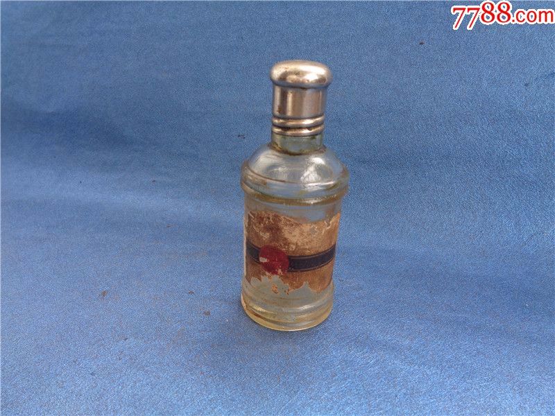 民国时期飞鹤头油包装瓶