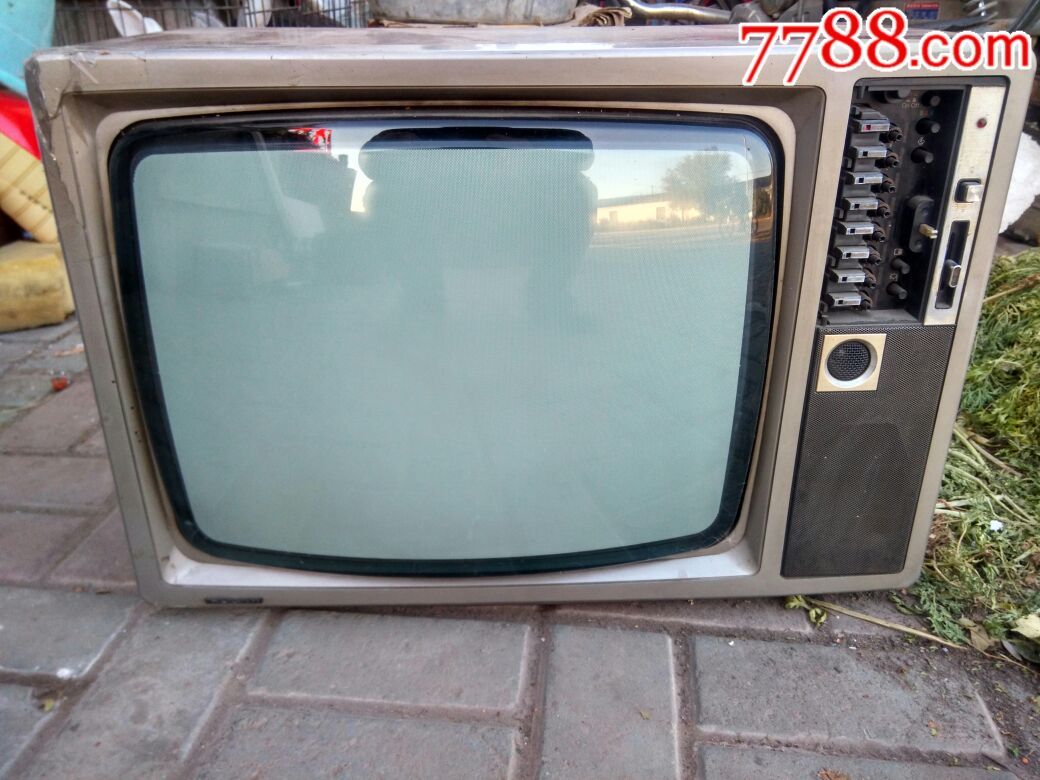 47c3牡丹彩色电视机