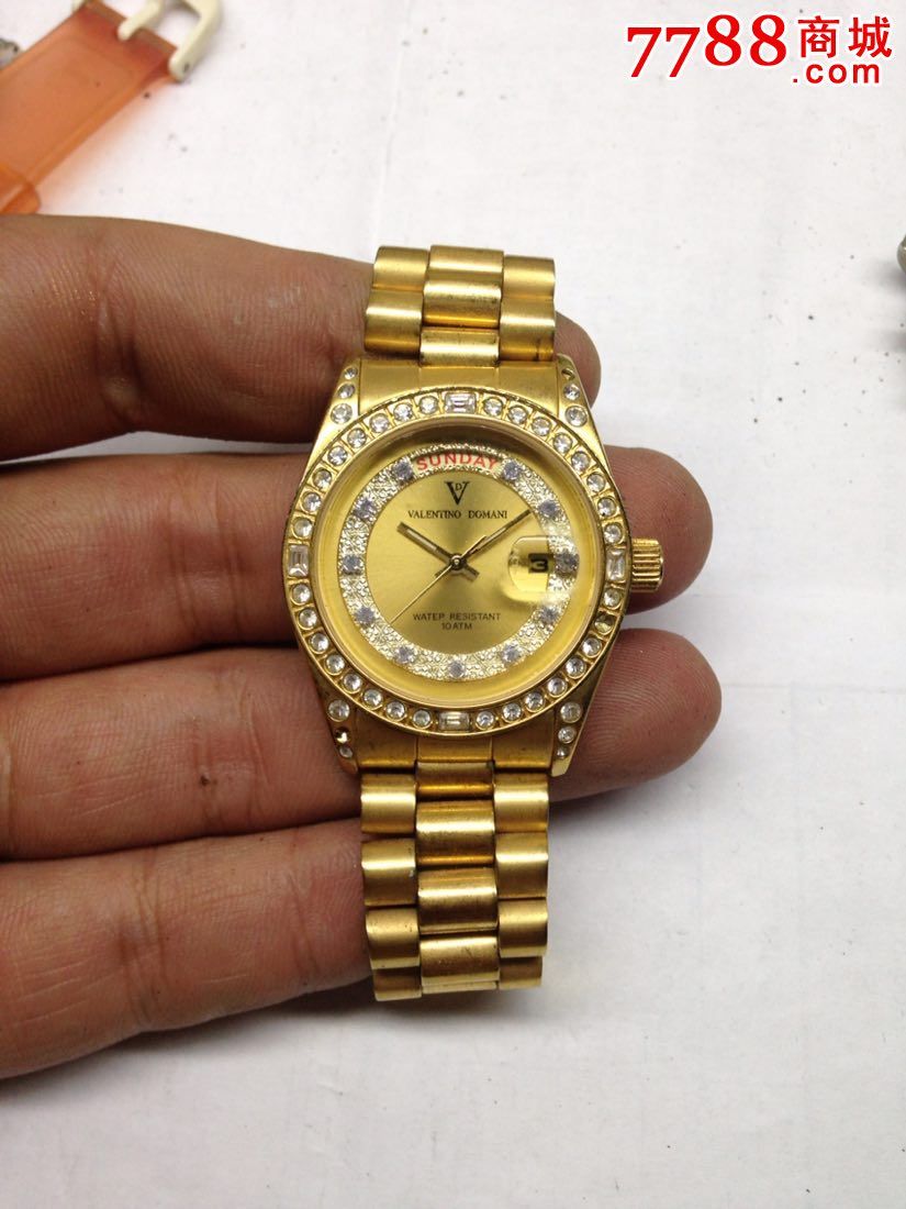 好品镶嵌华伦天奴男士石英经典腕表