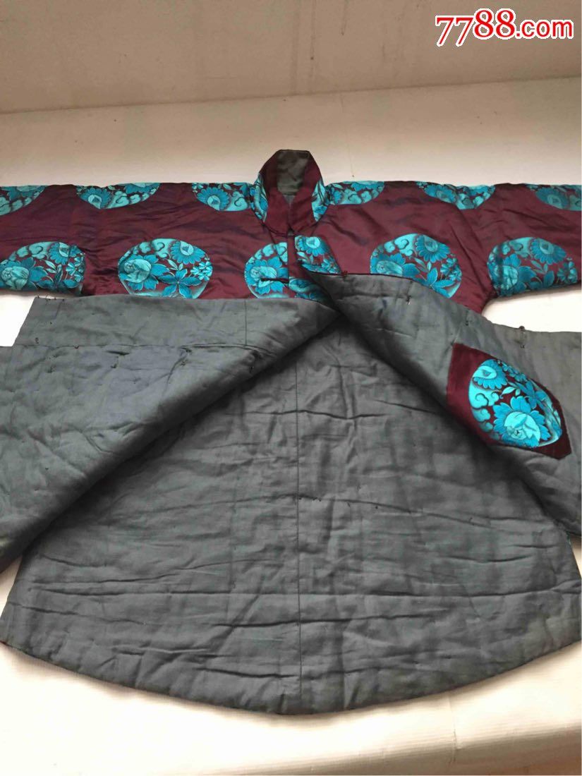 民国真丝缎子团花对襟棉衣