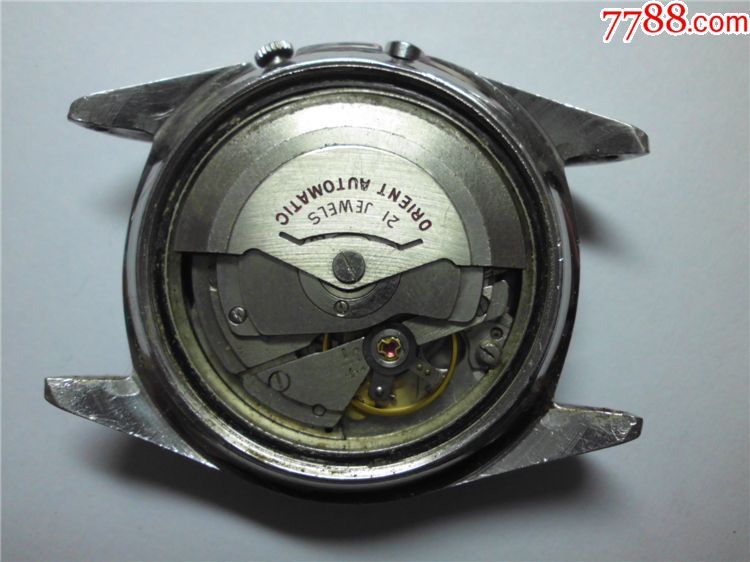 "大海霸"双狮,"过桥摆"机芯