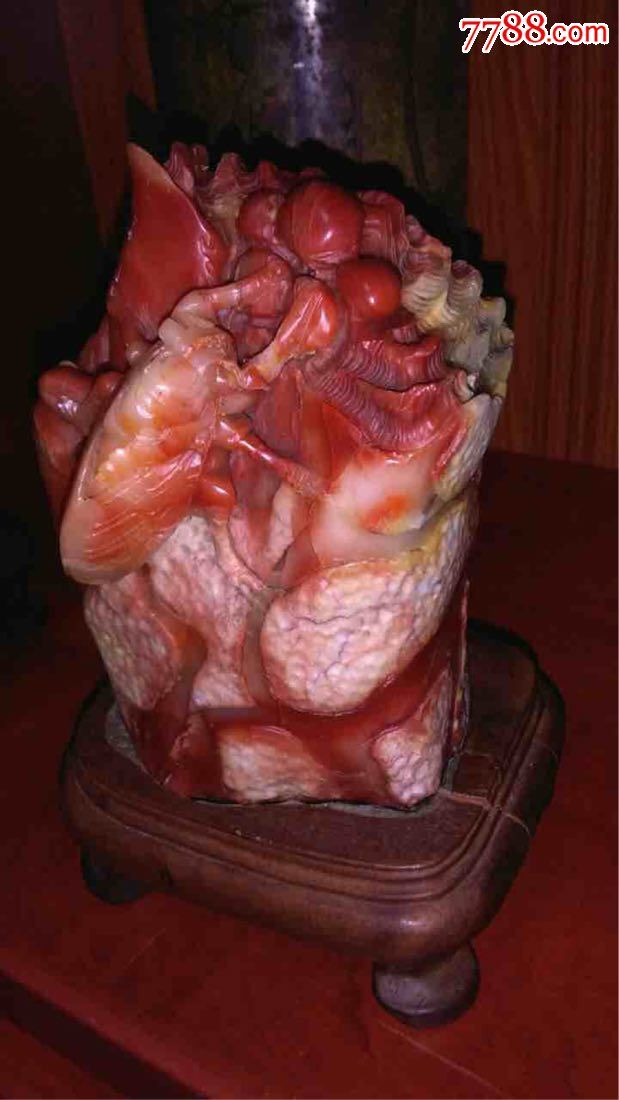 红色青田石雕一鸣惊人