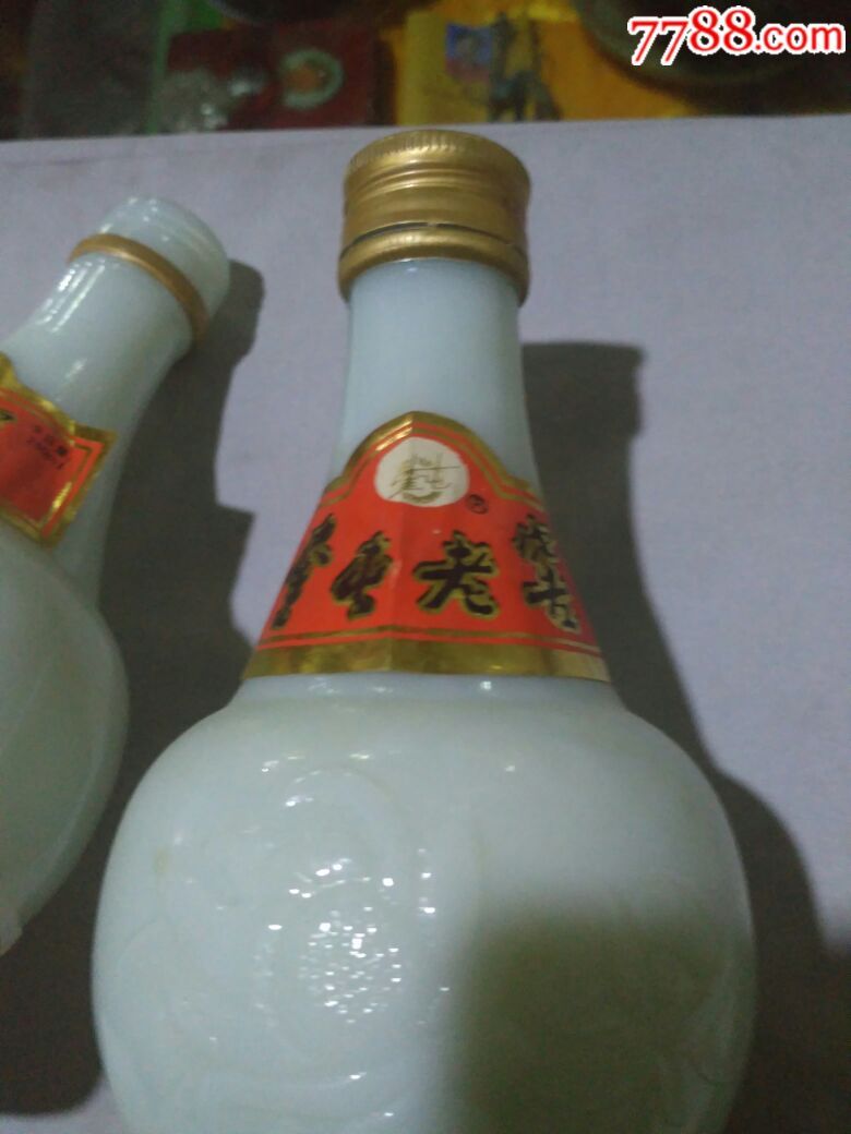 奎屯老窖酒瓶