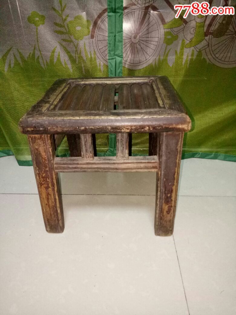 老木头小凳子