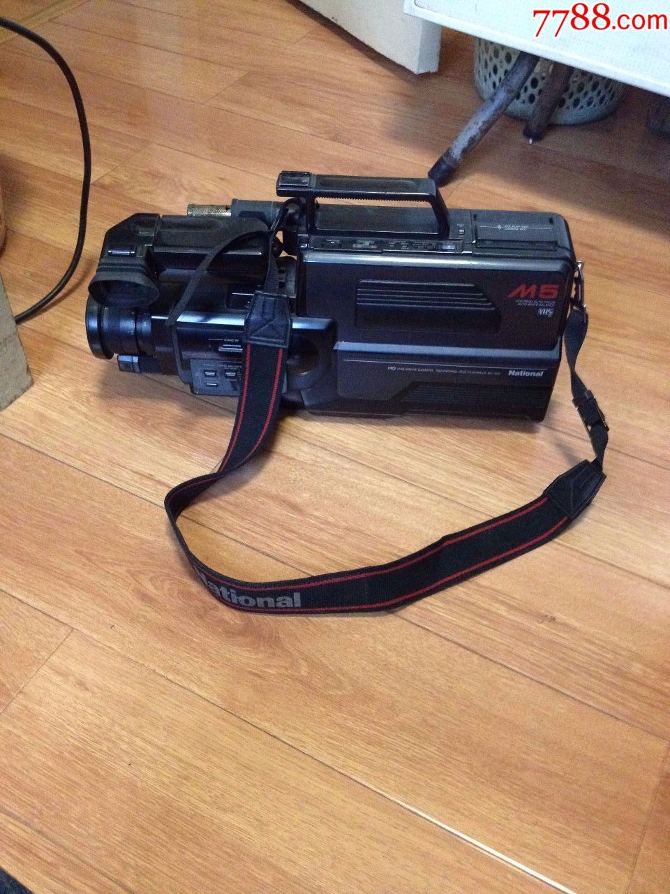 经典收藏------乡下收来老松下m5磁带肩扛式摄像机!