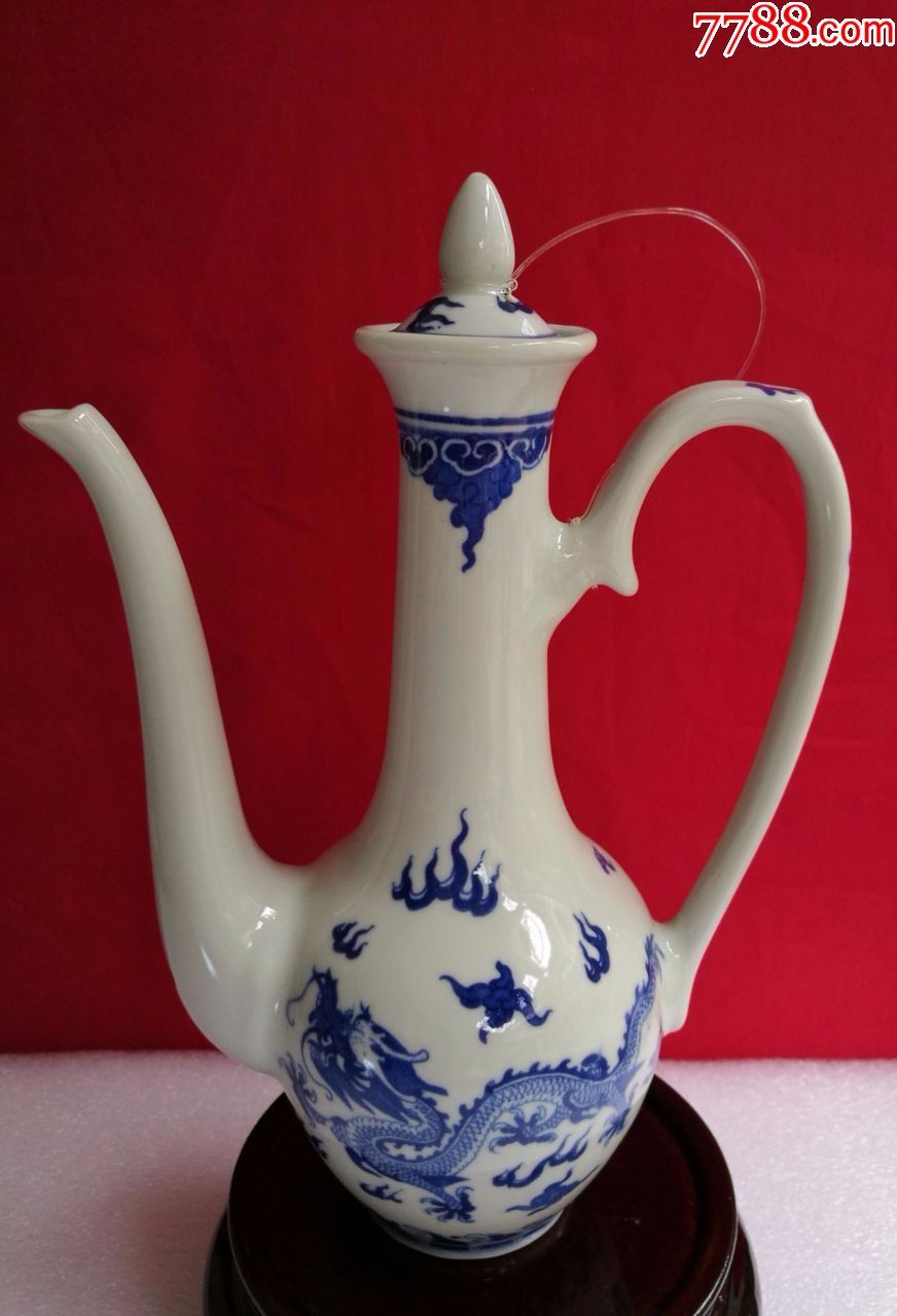 五六十年代景德镇青花龙纹酒壶