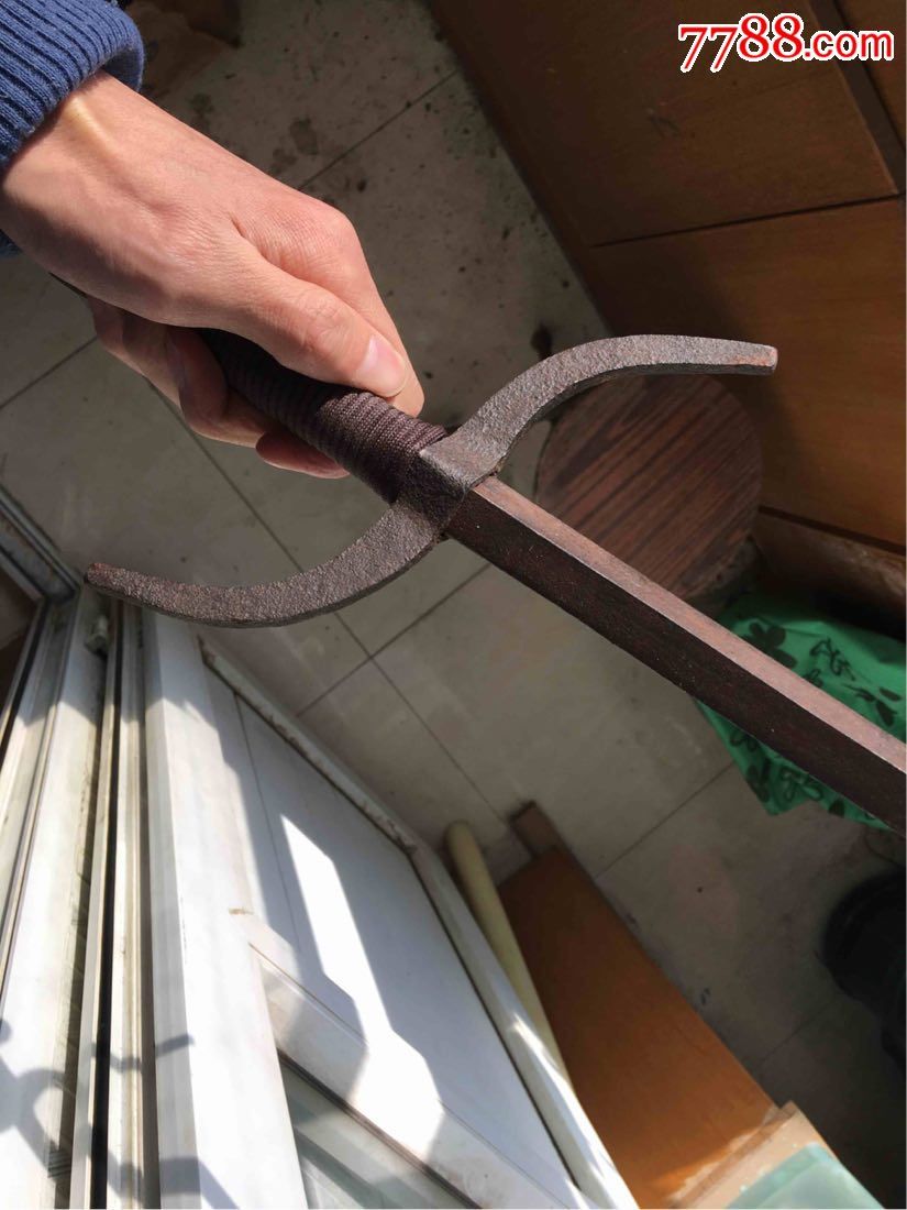 万字护手铁锏-au16120513-铁兵器-加价-7788收藏__中国收藏热线