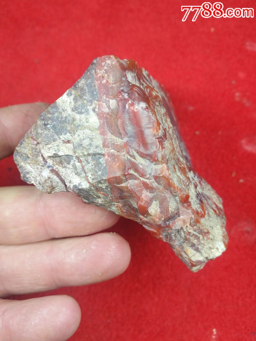 不知名石头一块