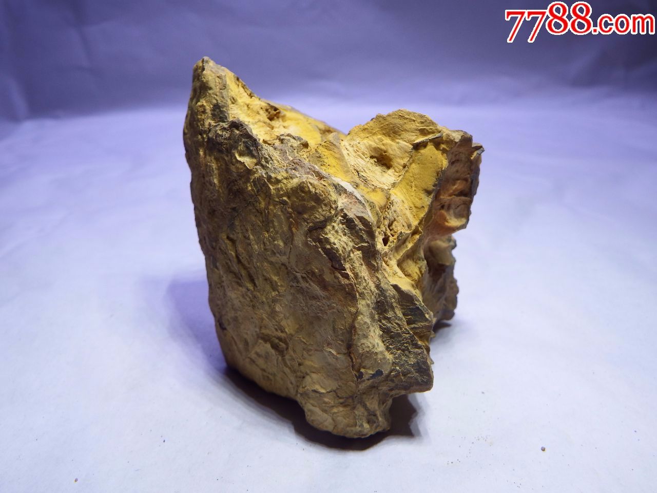 珍稀低空爆炸陨皮碎片