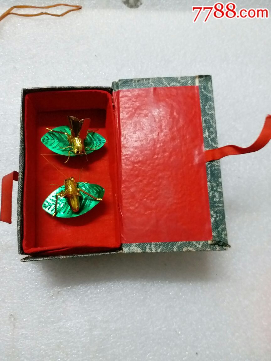 金制蟋蟀,原装盒有瑕疵