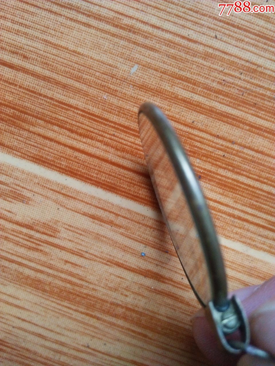 有款识的单镜片铜眼镜(镜片上传时摔了有一处有点碎了)