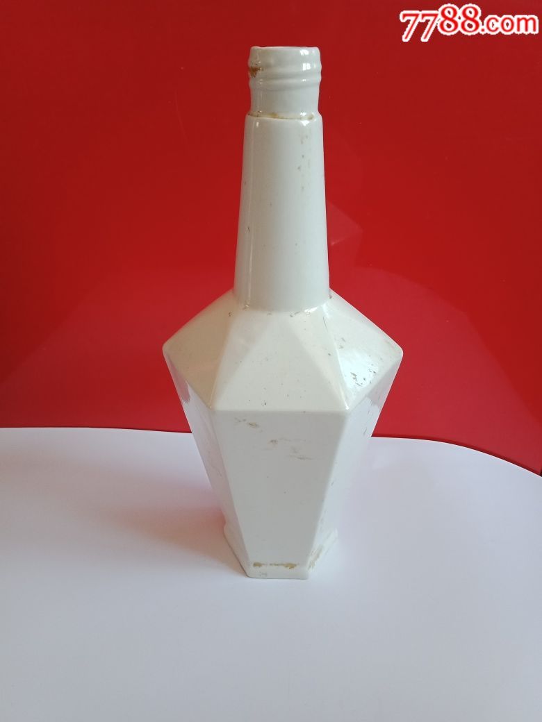 六棱酒瓶