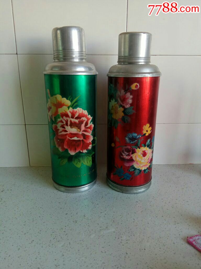 80年代老茶壶(或称暖水瓶)一对