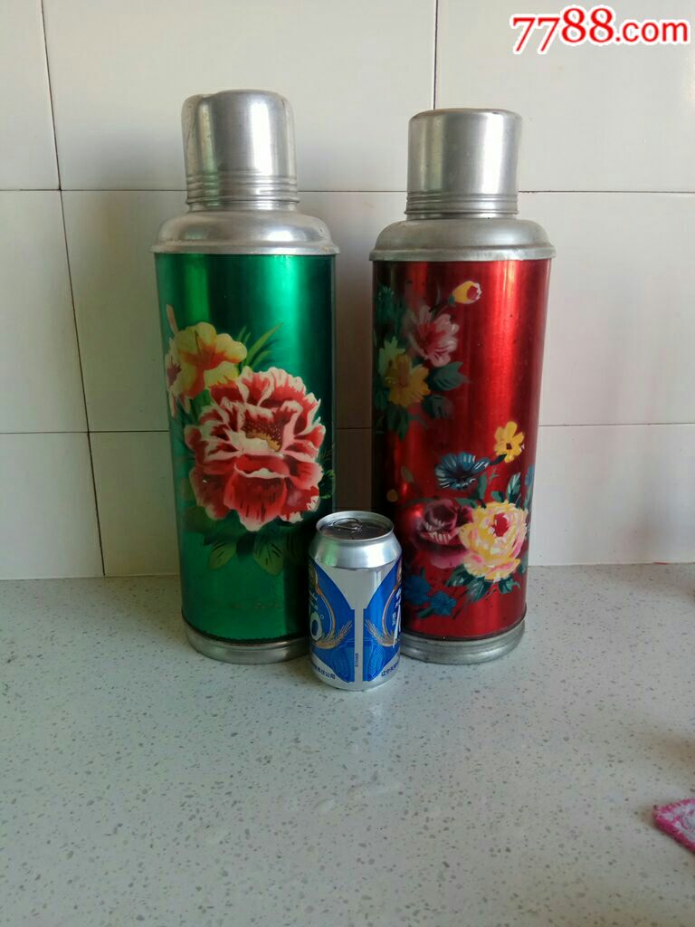 80年代老茶壶(或称暖水瓶)一对