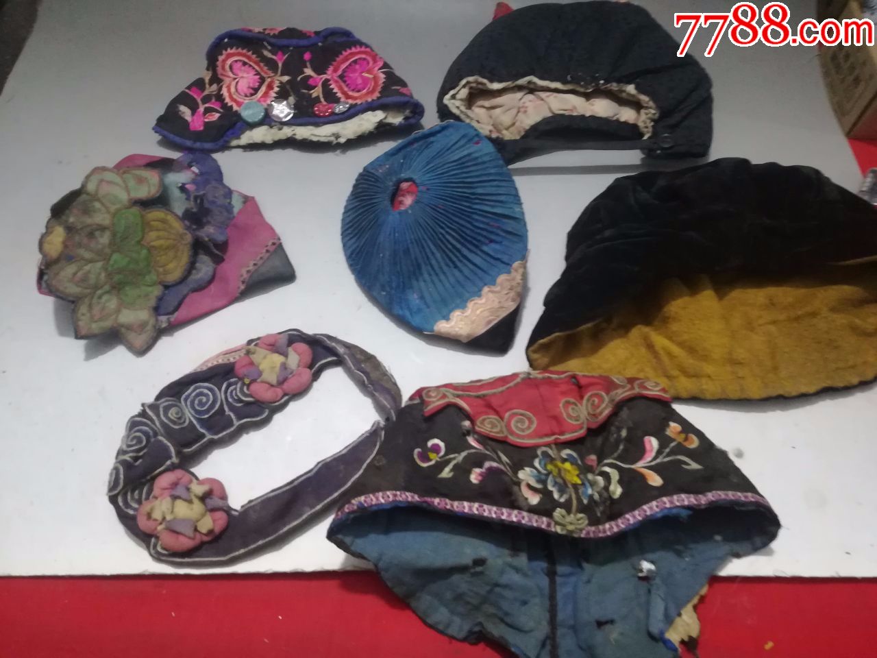 民国七只绣花帽