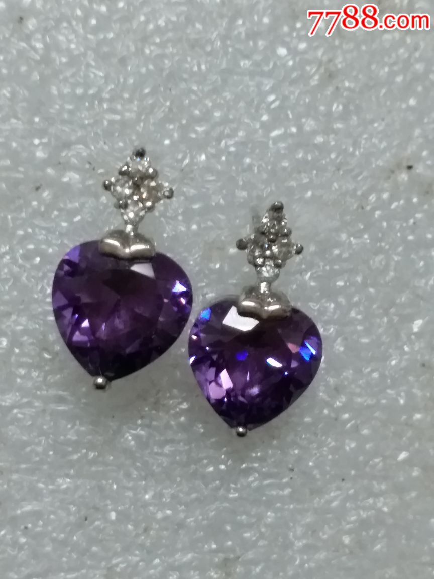 紫罗兰色蓝宝石价格(紫罗兰色的宝石有几种)