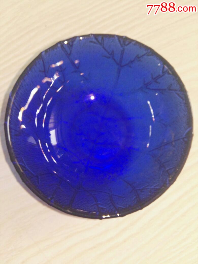 蓝色琉璃碗