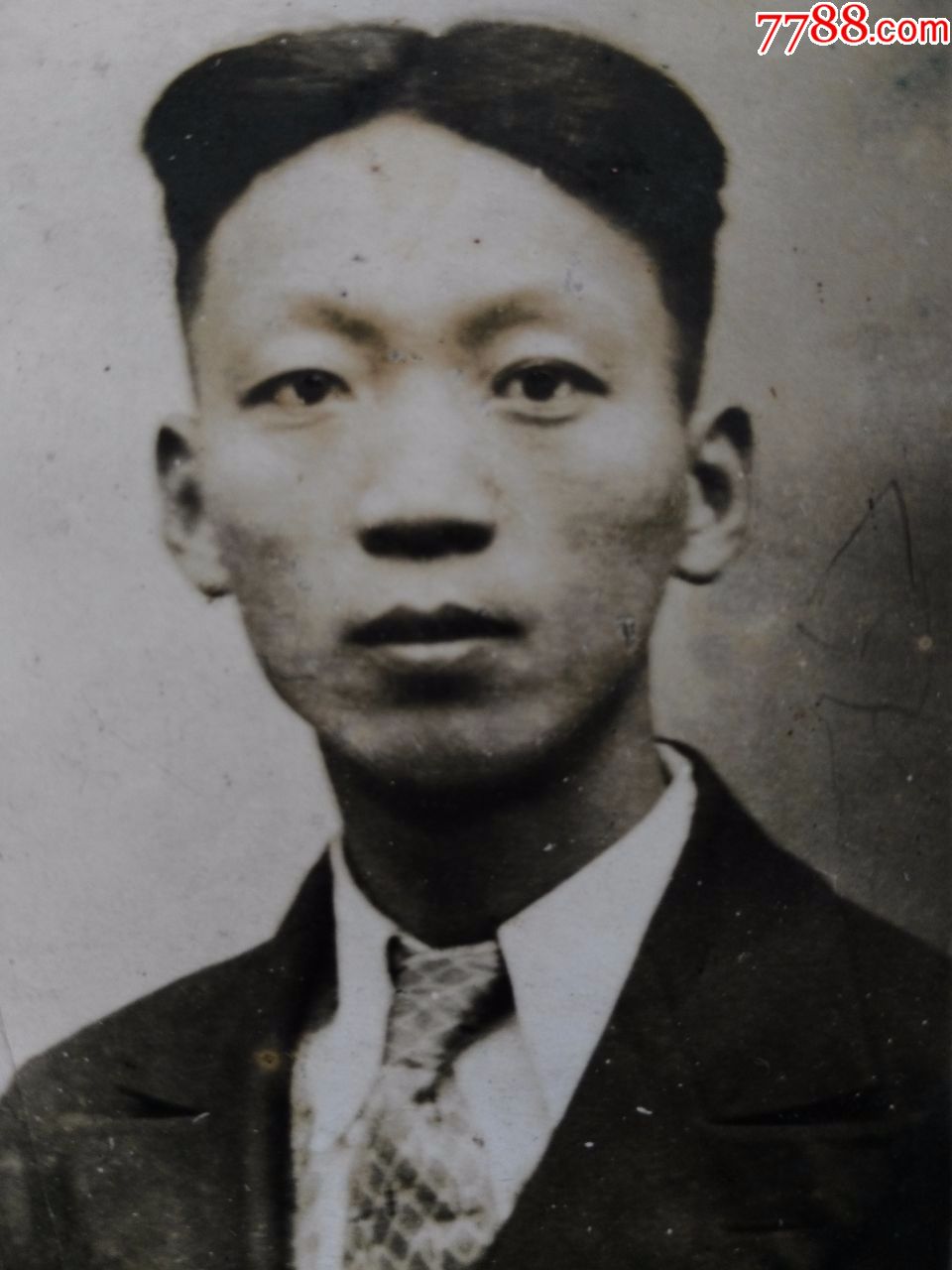 老照片:民国青年的“中分”发型__【7788收藏__收藏热线】