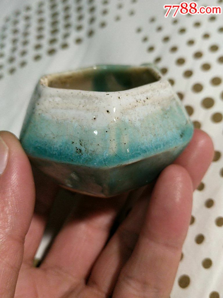 豆青釉色六棱鸟食罐