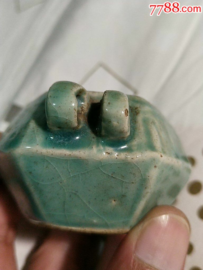 豆青釉色六棱鸟食罐