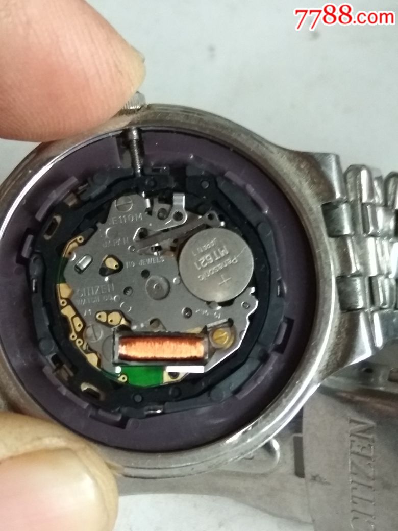 西铁城光动能手表