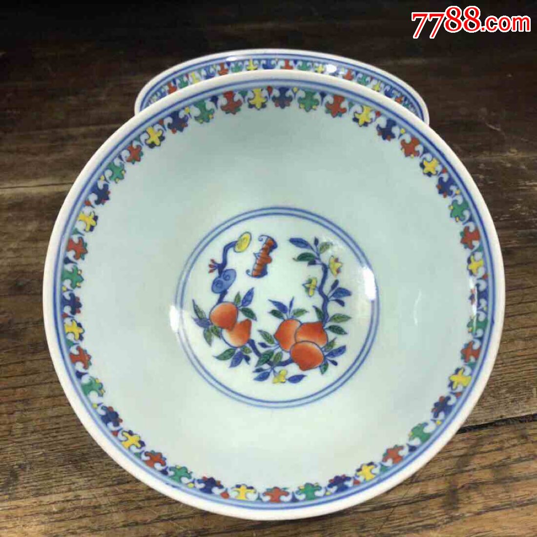 大清雍正五彩画龙赏碗一对