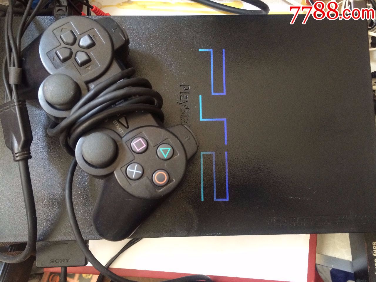 一台经典sony索尼-ps2电视游戏机(aj0404744)