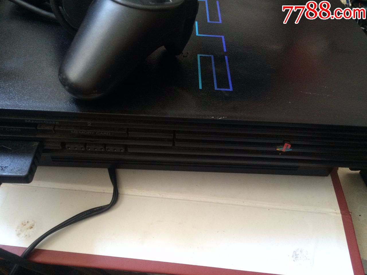 一台经典sony索尼-ps2电视游戏机(aj0404744)