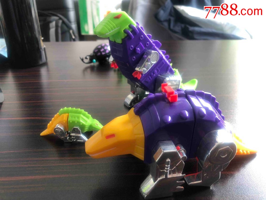 变形金刚怪d恐龙