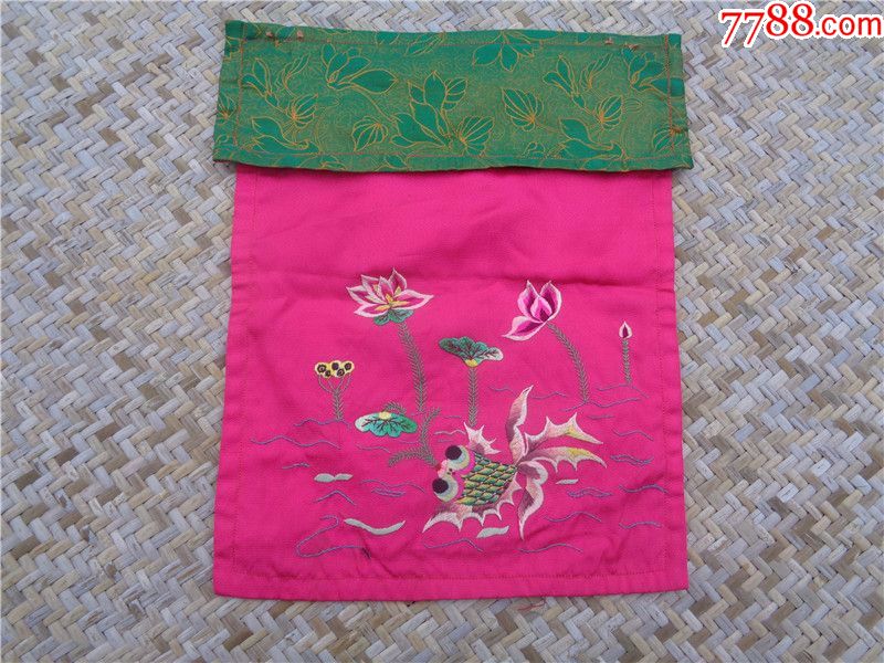 民国时期绣莲花金鱼纹轿窗帘