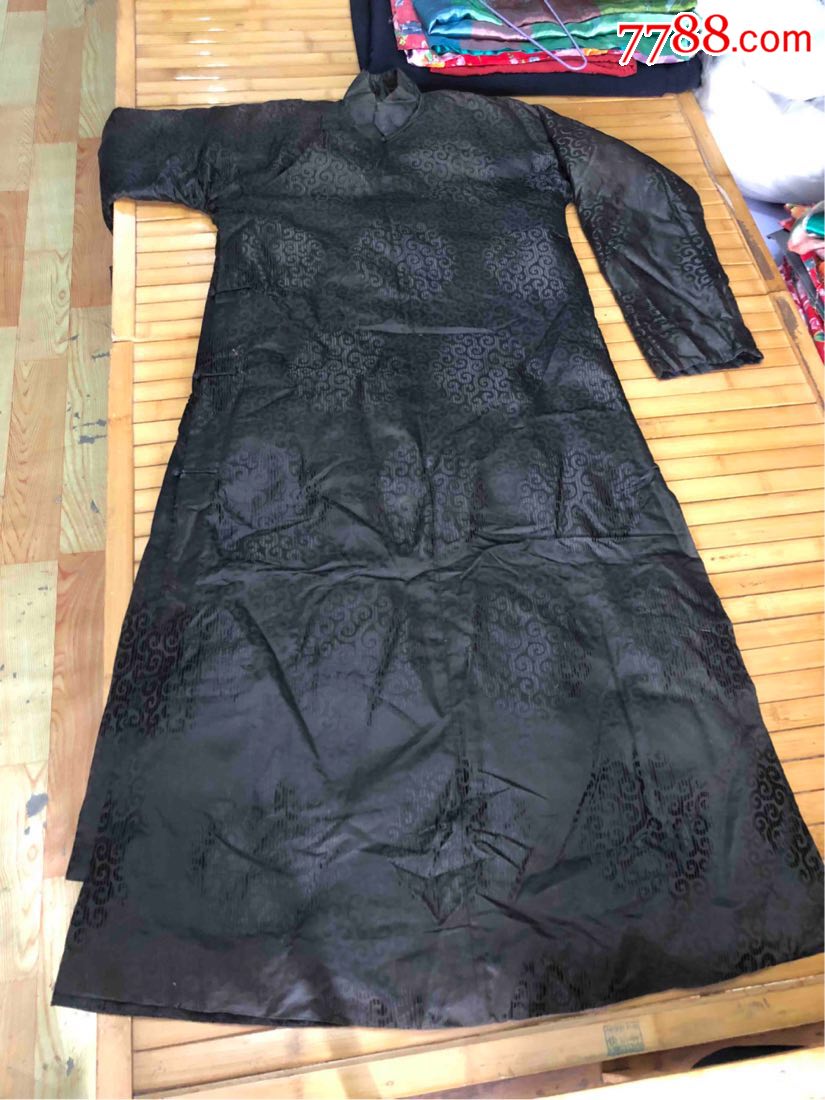 民国缎子面团花狐狸皮袍