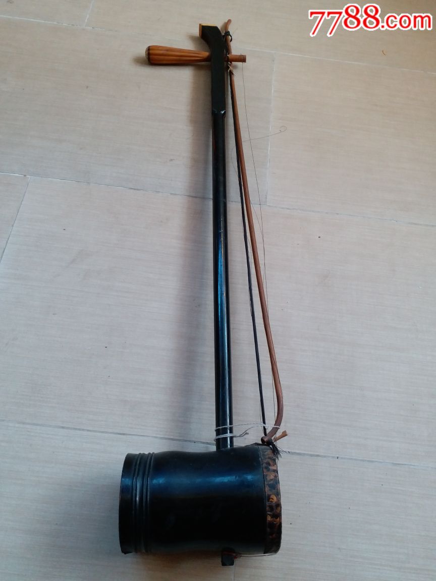 老上海二胡,上海民族乐器一厂二胡缺件,就当摆件留念卖,具体看图