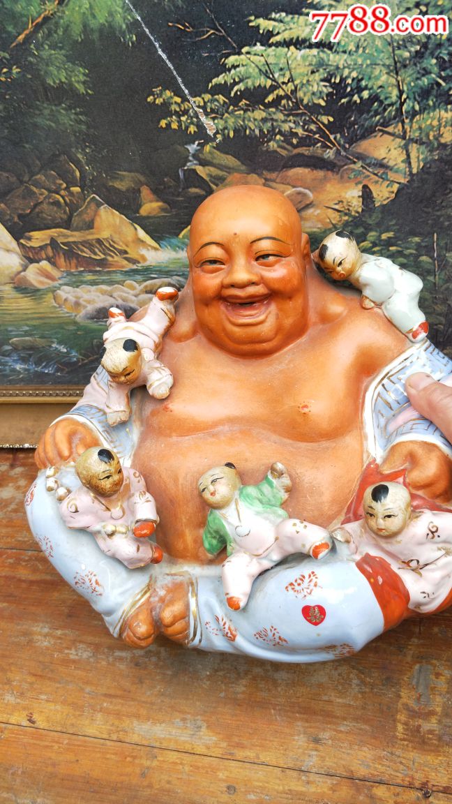 大肚弥勒佛身上有五个小孩