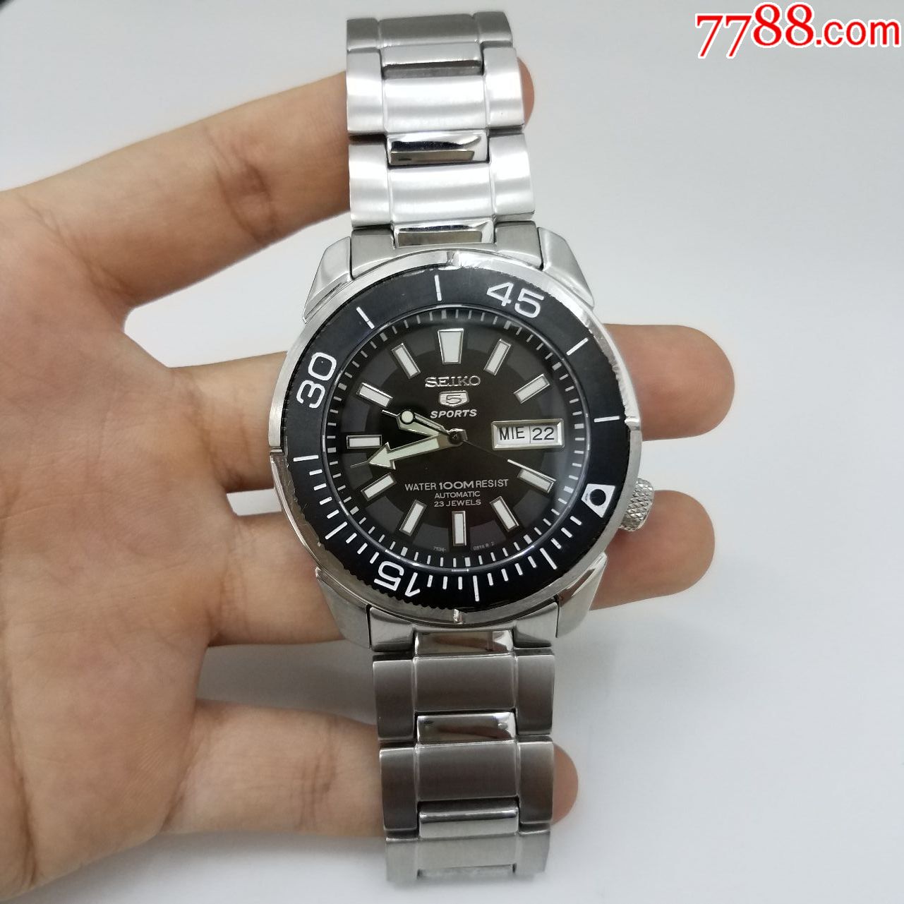 日本精工自动机械男表【nh36机芯】【透明蓝字底盖】【夜光凶猛】